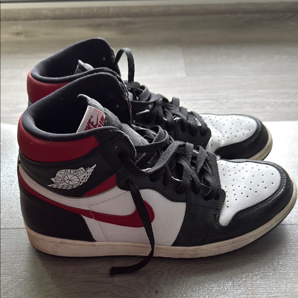 Jordan 1 Retro High - Black Gym Red (US 10.5)